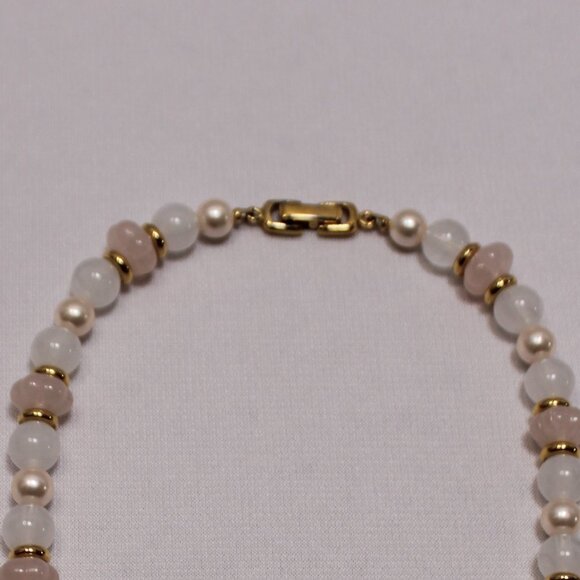 Rose and White Quartz Gemstone and Pearl Necklace - Picture 4 of 7